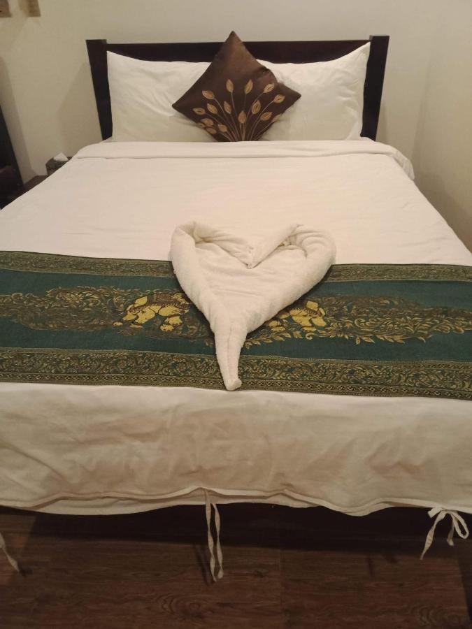 Twin Home Guesthouse Kampot Kültér fotó